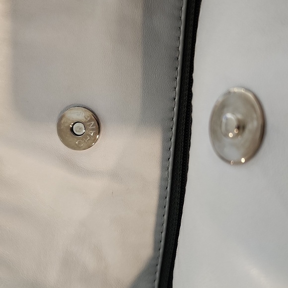 RARE CHANEL Vintage Lambskin Handbag - Picture 8 of 15